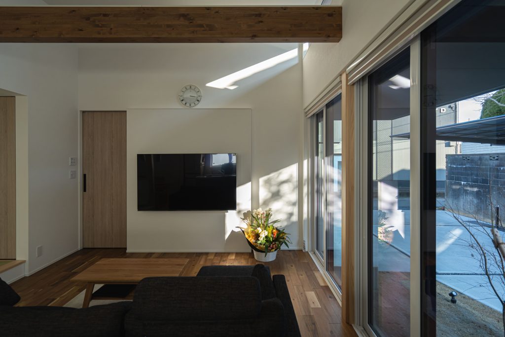 テレビのあるリビング